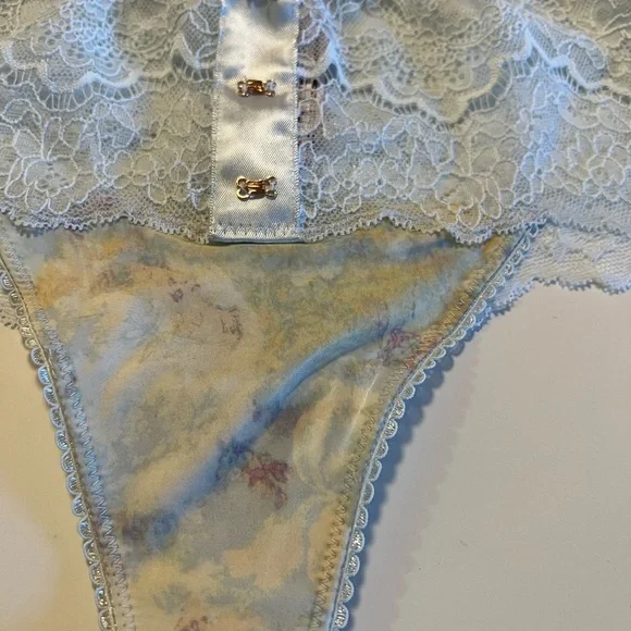 Victoria’s Secret pink thong string panties. Size Xl - Picture 3 of 7